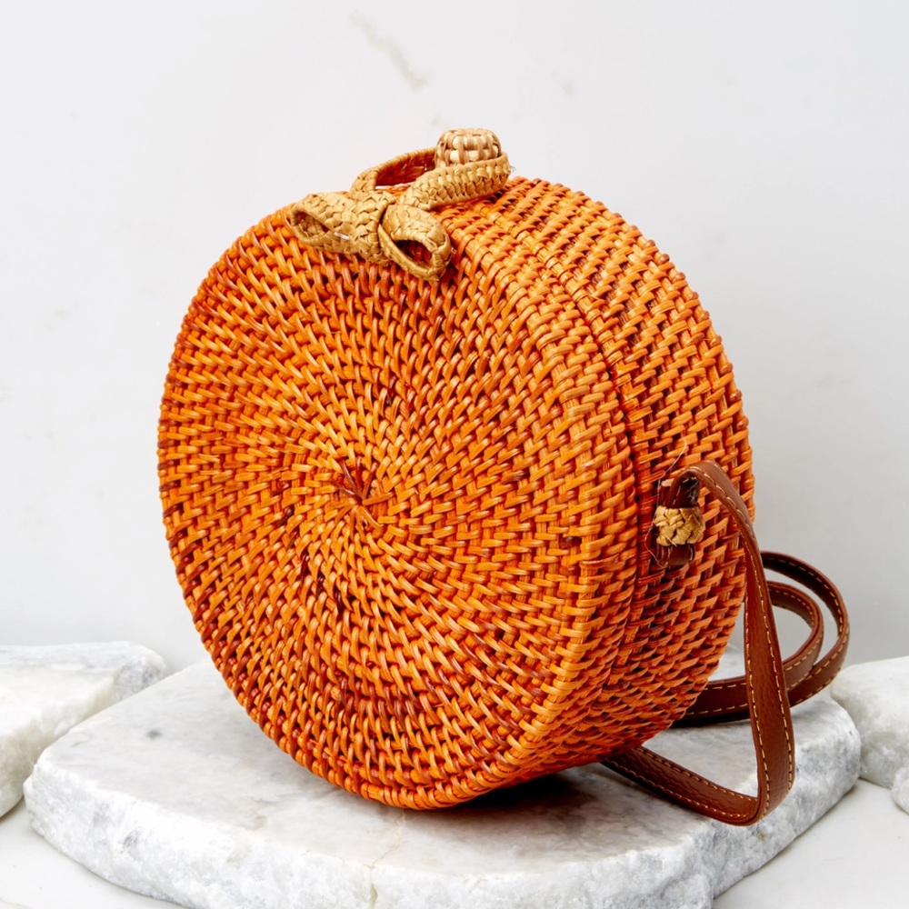 Round Rattan Straw Crossbody Gem